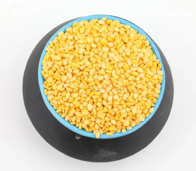 yellow-split-mung-dal-moong-97593219.webp