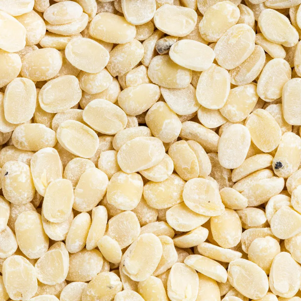 raw-urad-dal-split-black-gram-beans-close-up_696657-4832.webp